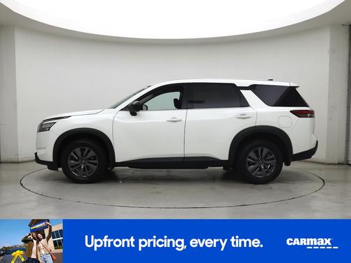 White 2023 Nissan Pathfinder S
