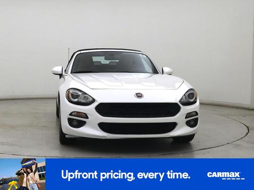 White 2018 FIAT 124 Spider Lusso