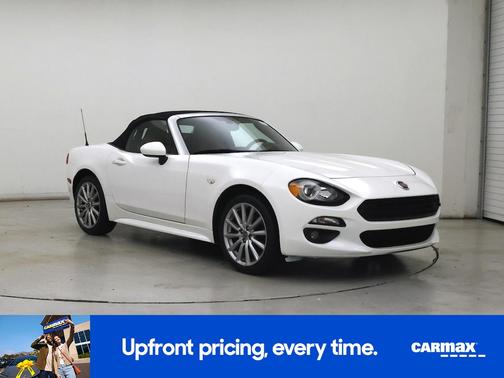 White 2018 FIAT 124 Spider Lusso
