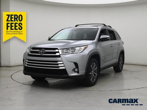 Silver 2019 Toyota Highlander XLE