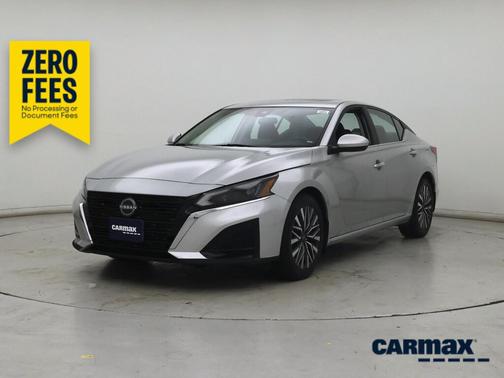 Silver 2023 Nissan Altima SR