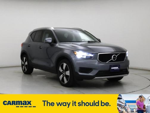 2019 Volvo XC40 T5 Momentum