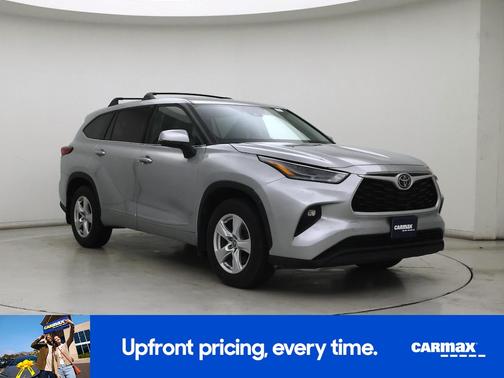 Silver 2022 Toyota Highlander LE