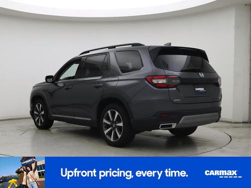 Gray 2025 Honda Pilot Elite