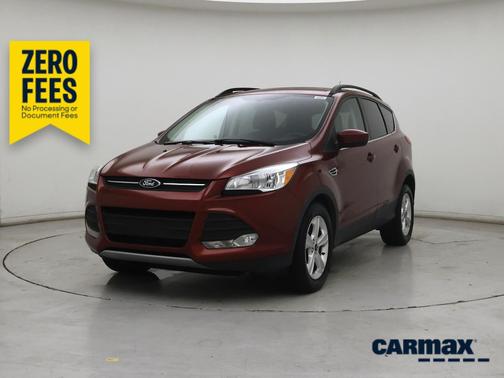 Red 2014 Ford Escape SE