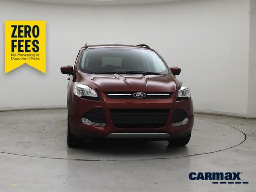 Red 2014 Ford Escape SE