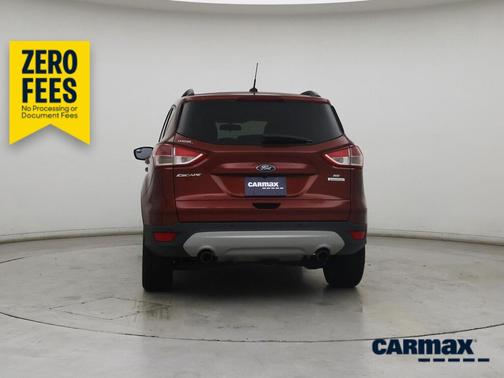 Red 2014 Ford Escape SE