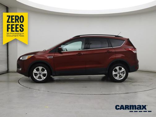 Red 2014 Ford Escape SE