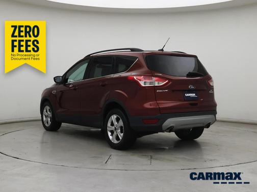 Red 2014 Ford Escape SE