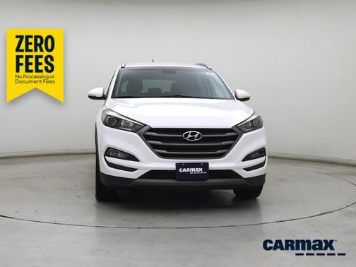 White 2016 Hyundai TUCSON Sport