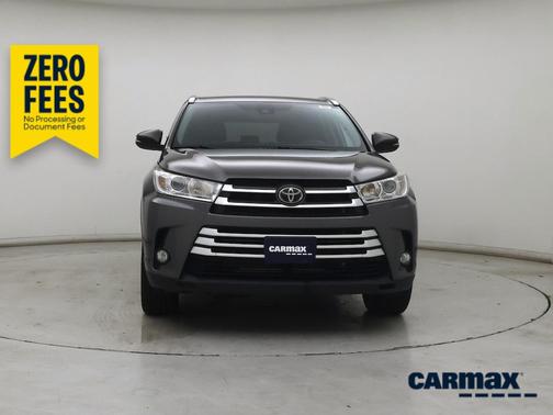 Gray 2018 Toyota Highlander XLE