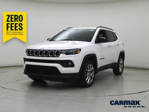 White 2023 Jeep Compass Latitude Lux