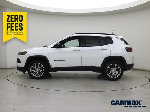 White 2023 Jeep Compass Latitude Lux