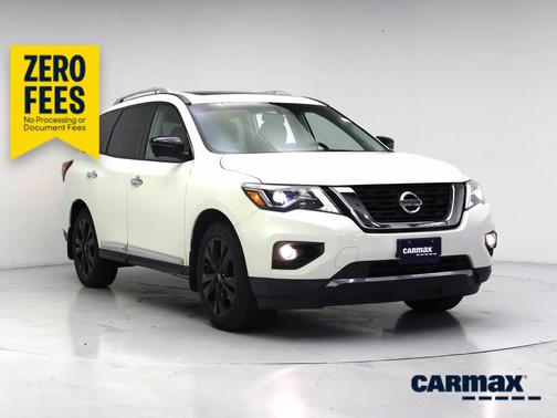 White 2017 Nissan Pathfinder Platinum
