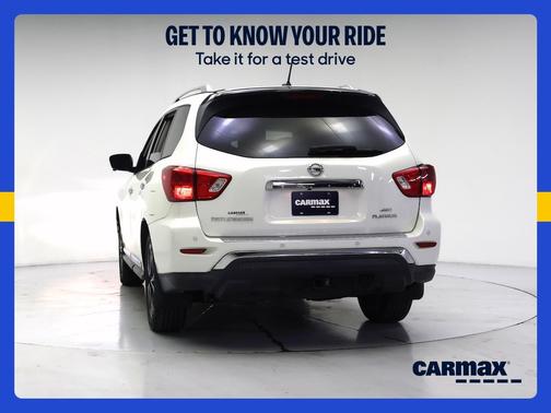 White 2017 Nissan Pathfinder Platinum