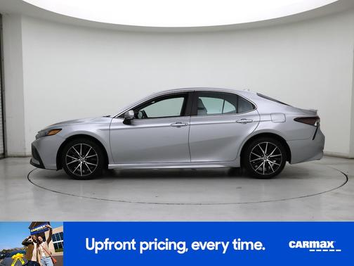 2022 Toyota Camry Hybrid SE