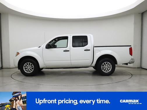 White 2015 Nissan Frontier SV