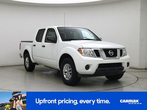 White 2015 Nissan Frontier SV