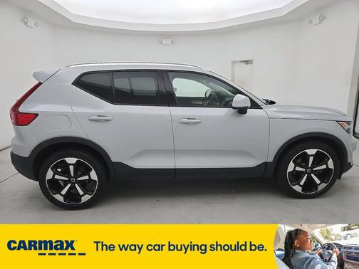 2020 Volvo XC40 T5 Momentum