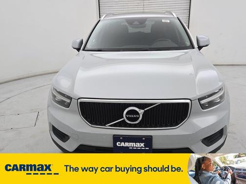 2020 Volvo XC40 T5 Momentum