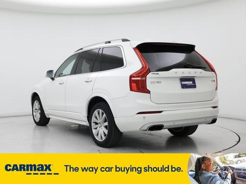2016 Volvo XC90 T6 Momentum