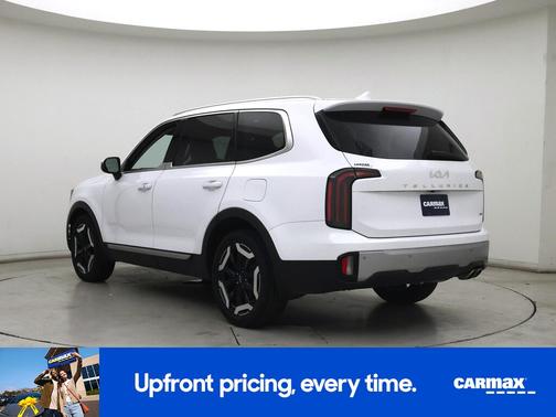 White 2023 Kia Telluride EX