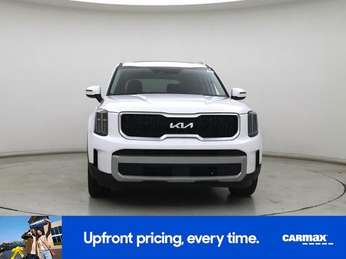 White 2023 Kia Telluride EX