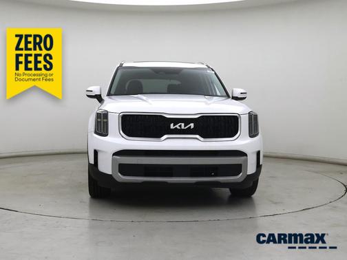 White 2023 Kia Telluride EX