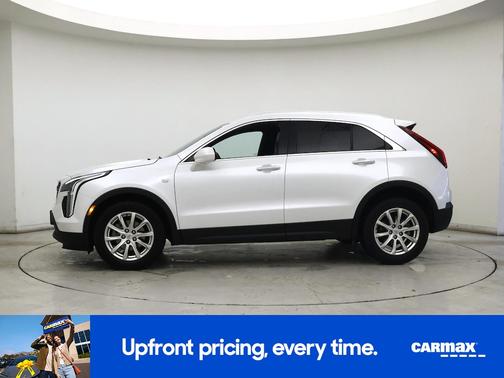 White 2023 Cadillac XT4 Luxury