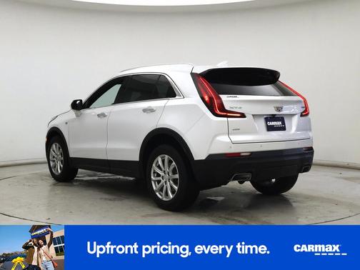 White 2023 Cadillac XT4 Luxury