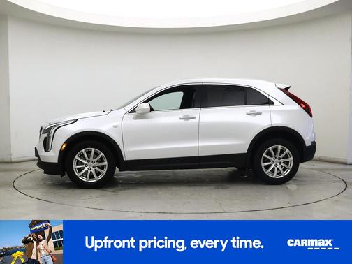 White 2023 Cadillac XT4 Luxury