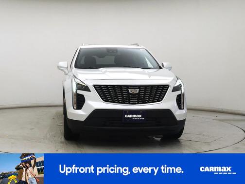 White 2023 Cadillac XT4 Luxury