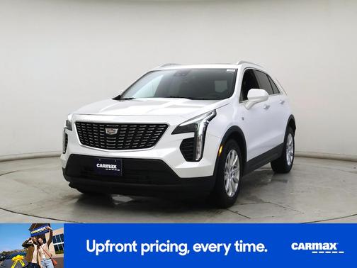 White 2023 Cadillac XT4 Luxury