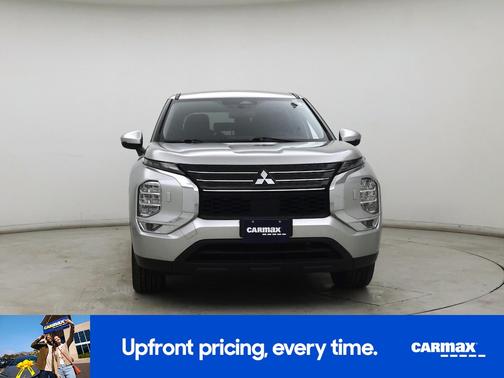 Silver 2022 Mitsubishi Outlander ES