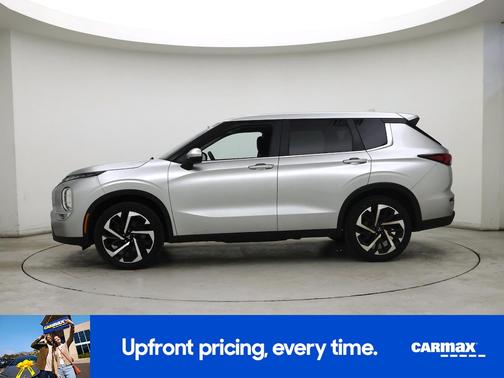 Silver 2022 Mitsubishi Outlander ES