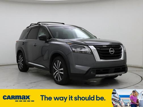 2022 Nissan Pathfinder Platinum