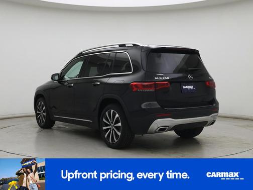 Black 2023 Mercedes-Benz GLB 250