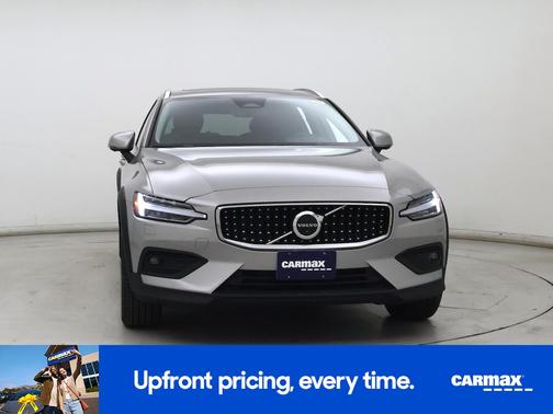 2025 Volvo V60 Cross Country B5 Plus