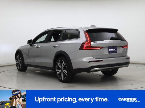 2025 Volvo V60 Cross Country B5 Plus