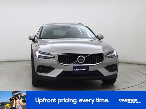 2025 Volvo V60 Cross Country B5 Plus