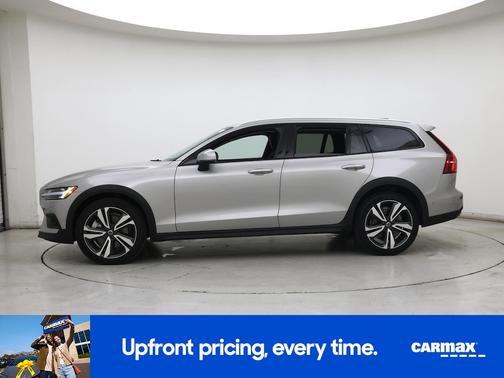 2025 Volvo V60 Cross Country B5 Plus