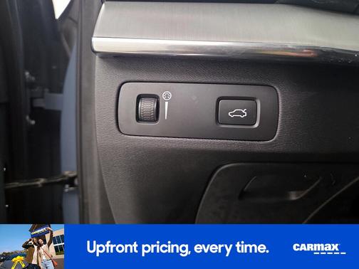 2022 Volvo XC90 T5 Momentum