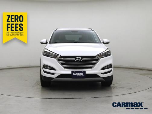 White 2017 Hyundai TUCSON Limited