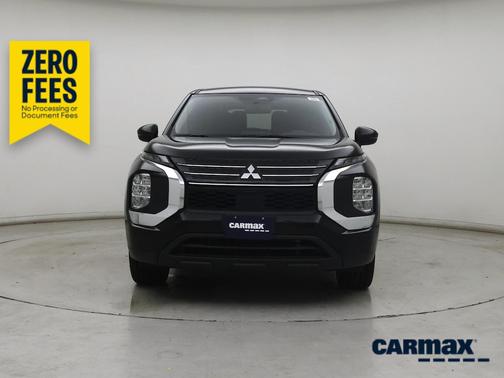 Black 2022 Mitsubishi Outlander ES