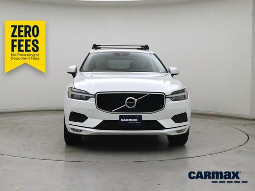 White 2021 Volvo XC60 T6 Momentum