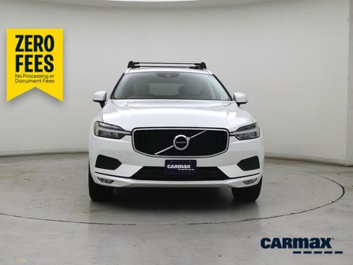 White 2021 Volvo XC60 T6 Momentum
