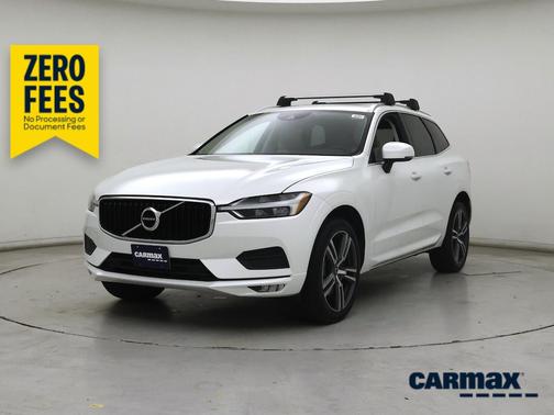 White 2021 Volvo XC60 T6 Momentum