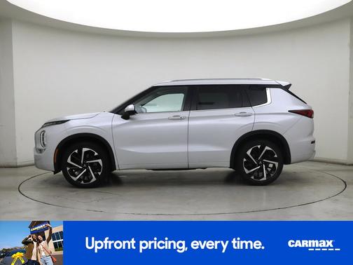 White 2022 Mitsubishi Outlander SE Launch Edition