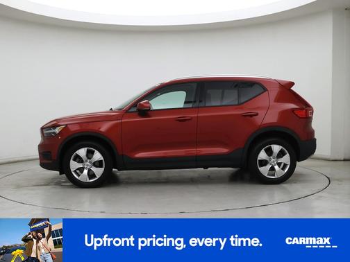 2021 Volvo XC40 T5 Momentum