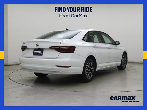 White 2019 Volkswagen Jetta SE